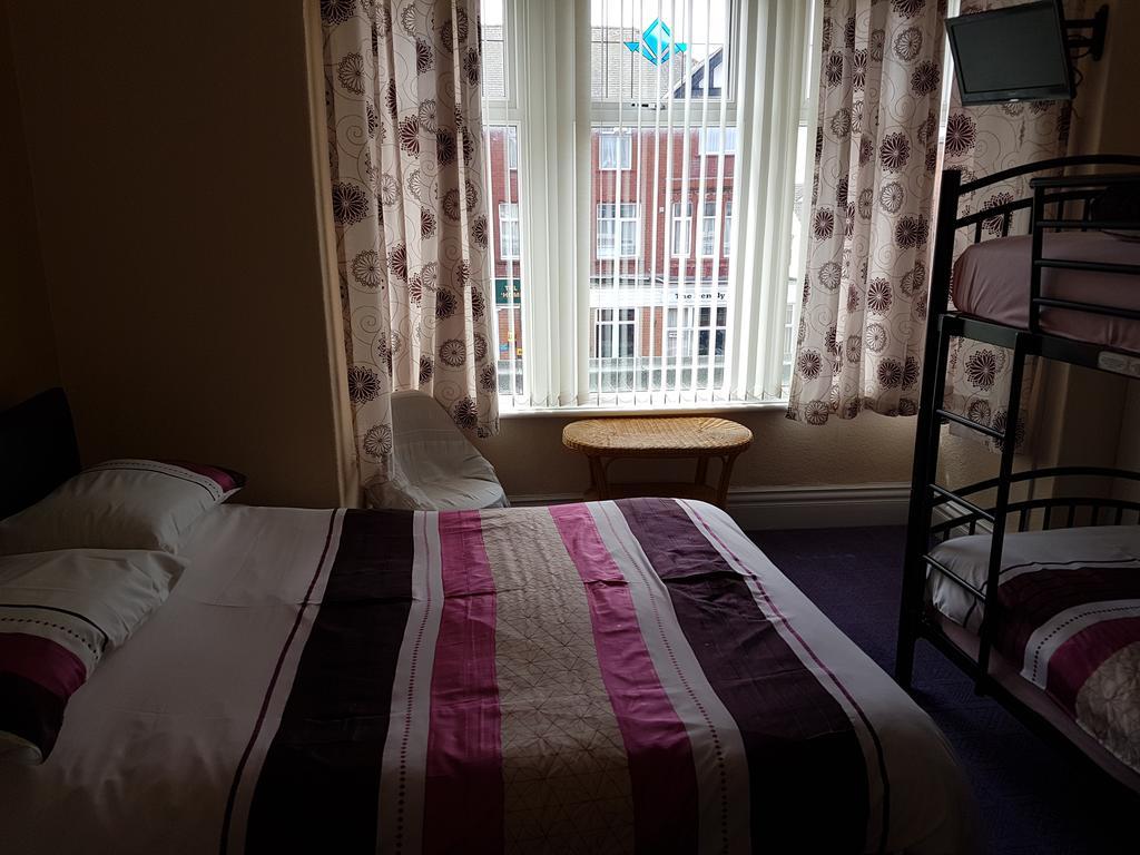 Kings Court Families & Couples Bed & Breakfast Blackpool Dış mekan fotoğraf