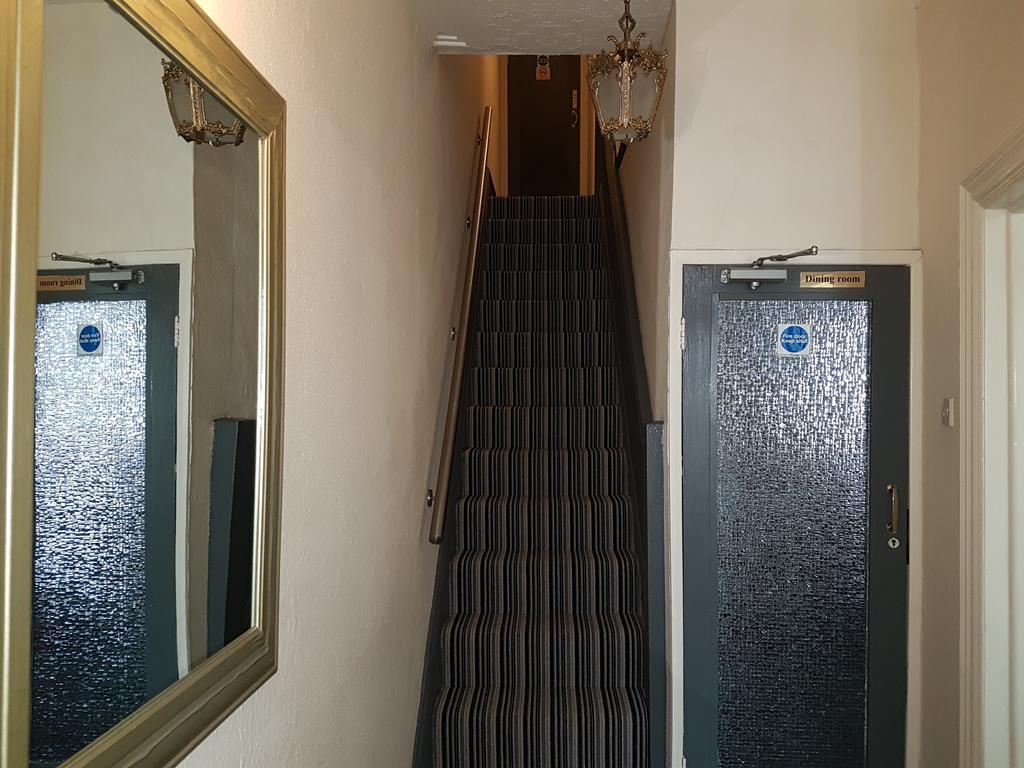 Kings Court Families & Couples Bed & Breakfast Blackpool Dış mekan fotoğraf