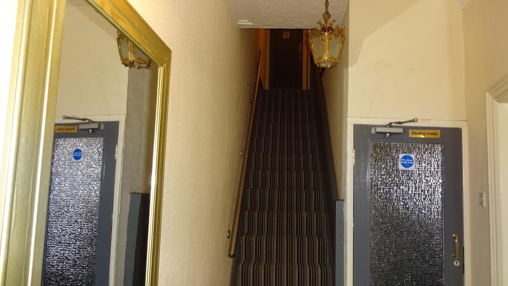 Kings Court Families & Couples Bed & Breakfast Blackpool Dış mekan fotoğraf