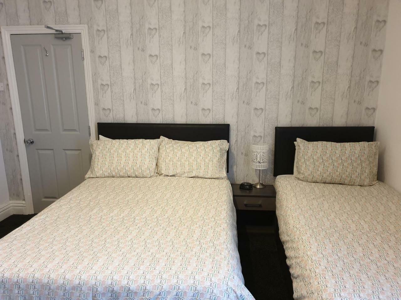 Kings Court Families & Couples Bed & Breakfast Blackpool Dış mekan fotoğraf